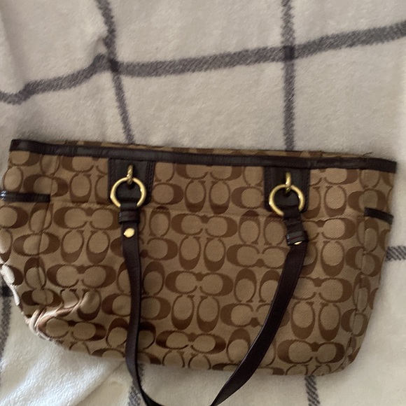 Tan coach handbag - Picture 2 of 3